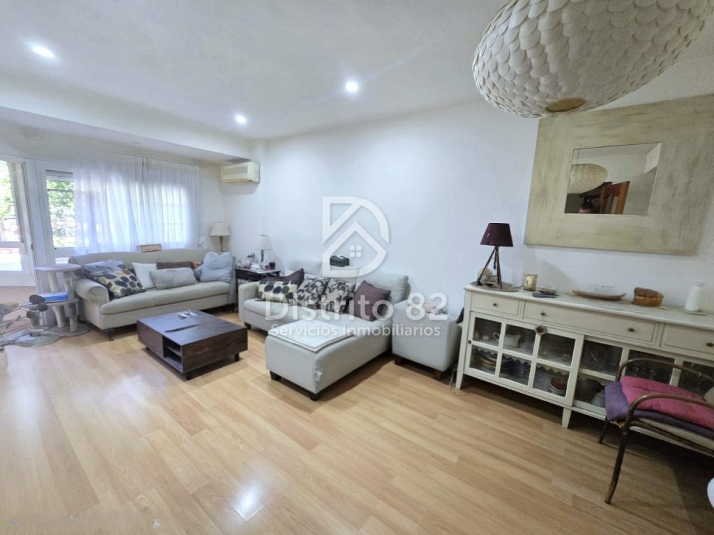 AMPLIA VIVIENDA DE 3 DORMITORIOS Y 2 BAÑOS EN HORTALEZA