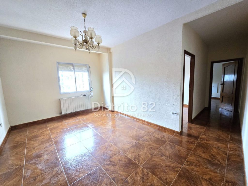 PISO DE DOS DORMITORIOS CON ASCENSOR EN VICALVARO