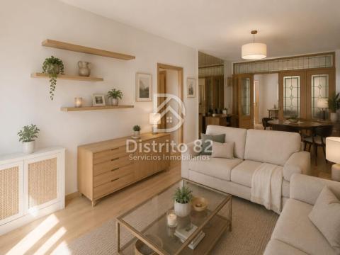 Amplia vivienda exterior con terraza junto a Dehesa de la Villa