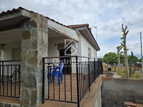 Chalet con gran parcela en Camarma de Esteruelas